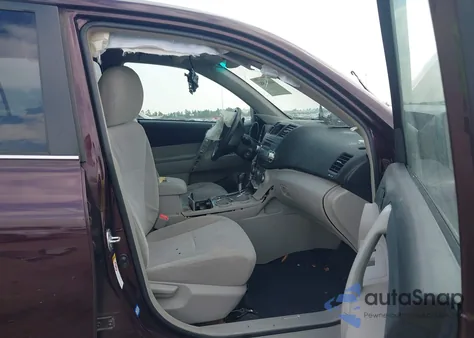 2011 Toyota Highlander Base V6 z USA, uszkodzony, nr VIN 5TDZK3EH6BS028032